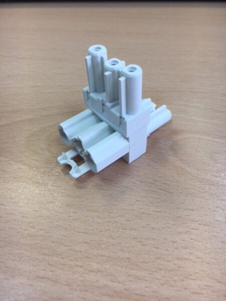 Pace T Distribution Connector - One in Two Out Includes Locking Clips